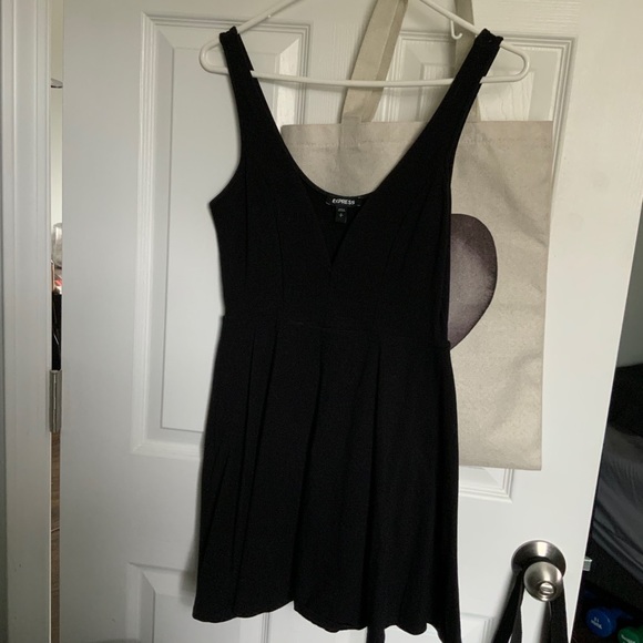 Dress - Picture 5 of 5